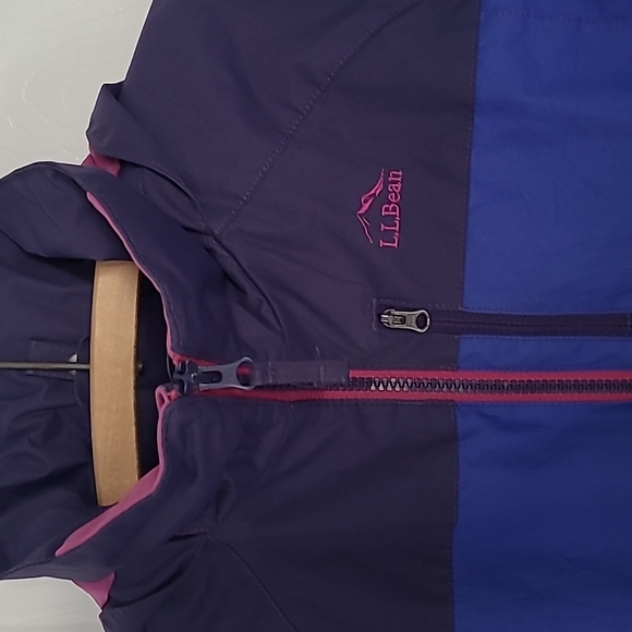 Kids size 8 LLBEAN girls windbreaker/fall jacket - Picture 3 of 6